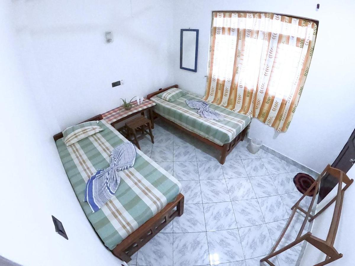 Happy Tuna Guesthouse 히카두와 외부 사진