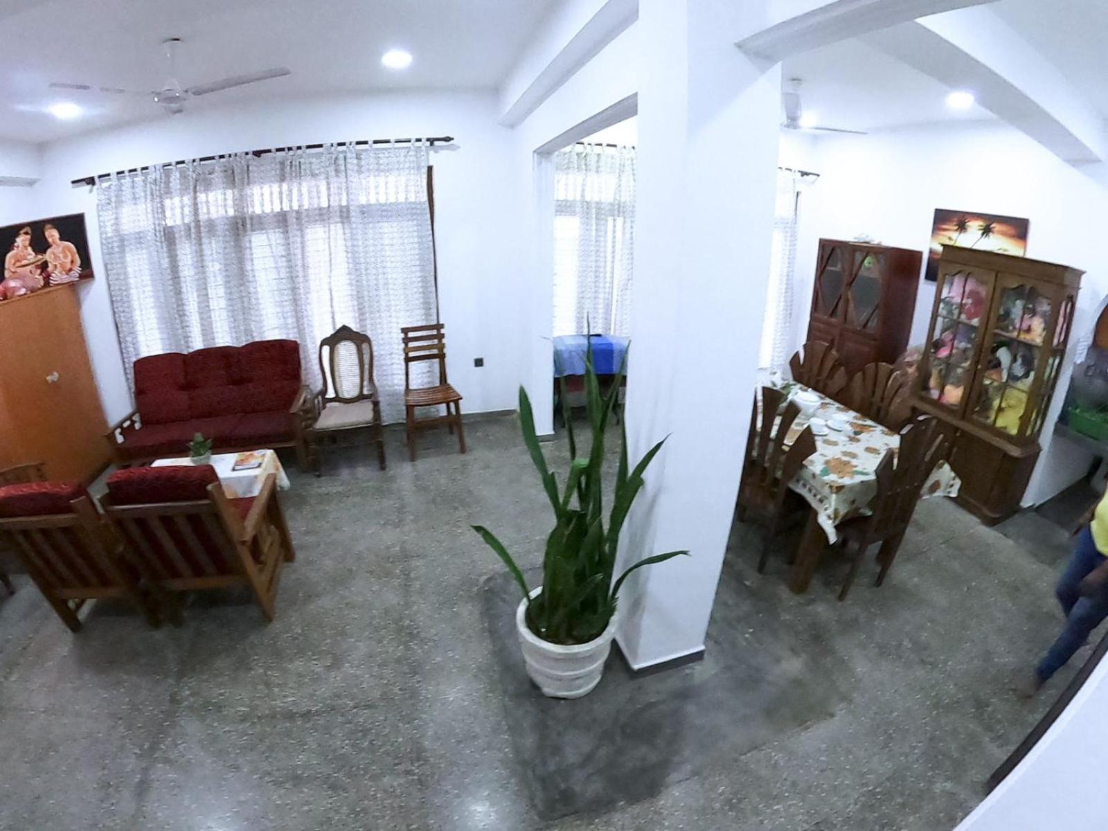 Happy Tuna Guesthouse 히카두와 외부 사진