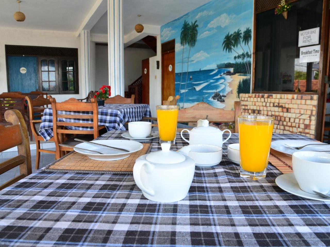 Happy Tuna Guesthouse 히카두와 외부 사진